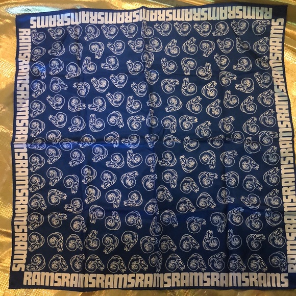 Square bandana - Picture 1 of 6